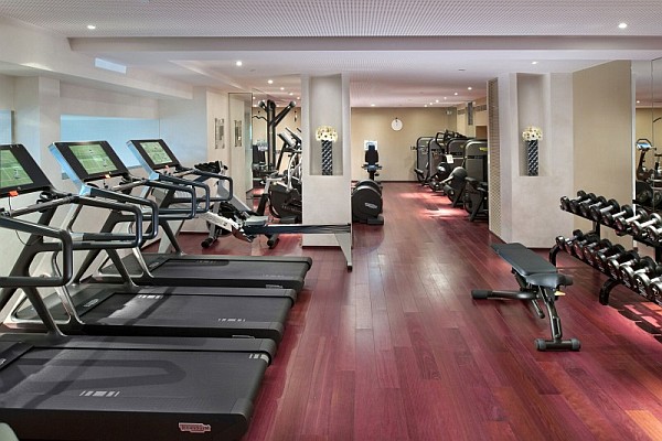 Mandarin Oriental Paris Promises to Bath You in Luxury and Style