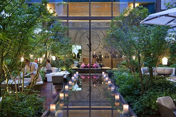 Mandarin Oriental Paris Promises to Bath You in Luxury and Style