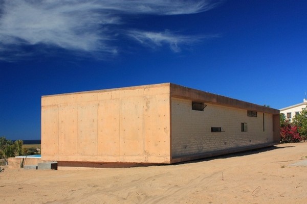 Minimalist and exotic home in Mexico