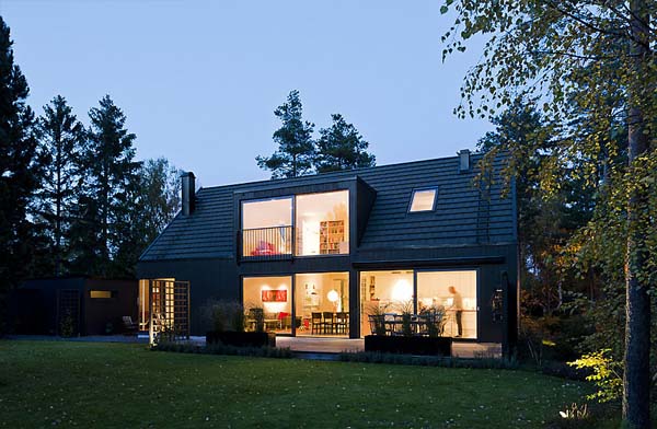 15 Modern Black Homes