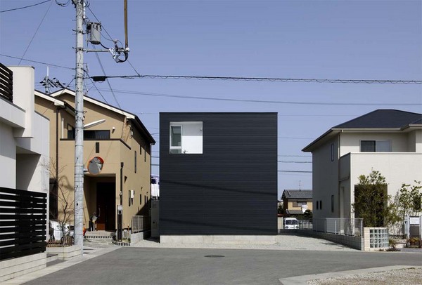 15 Modern Black Homes