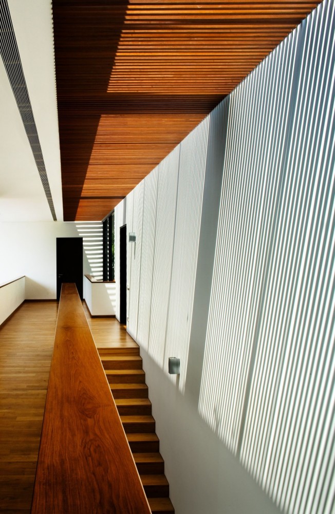 Modern House with Curvilinear Pavilion