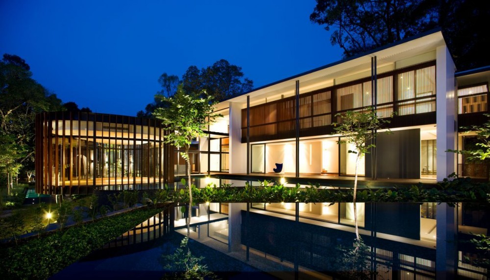Modern House with Curvilinear Pavilion