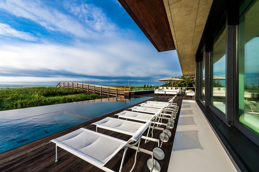 Imposing Oceanfront Home With Broad Views in Sagaponack