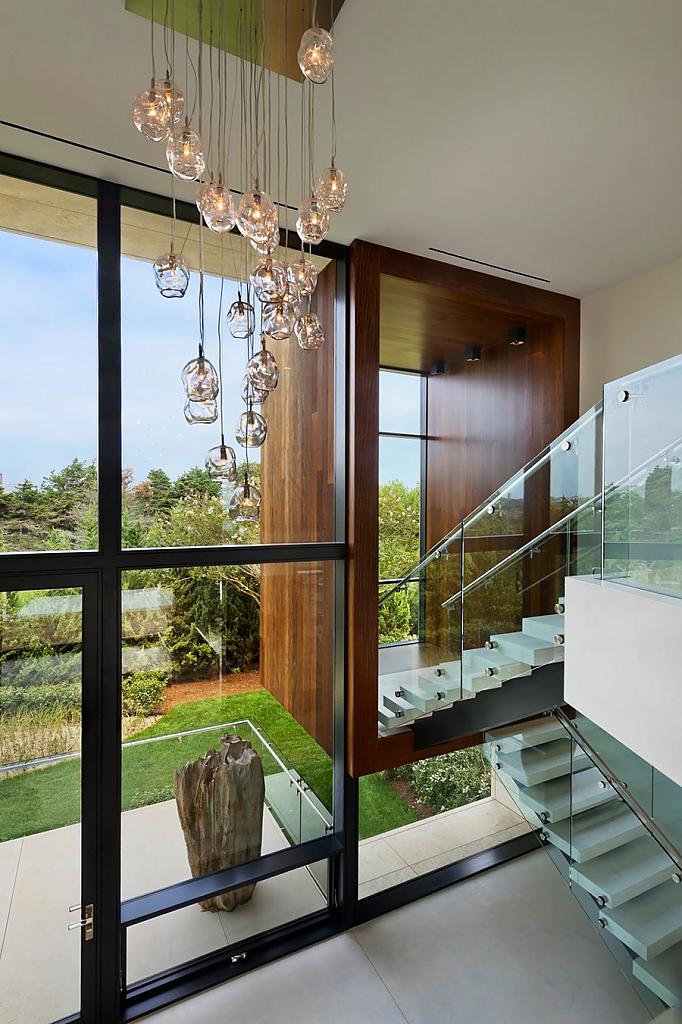 Imposing Oceanfront Home With Broad Views in Sagaponack