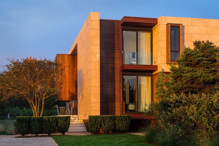 Imposing Oceanfront Home With Broad Views in Sagaponack