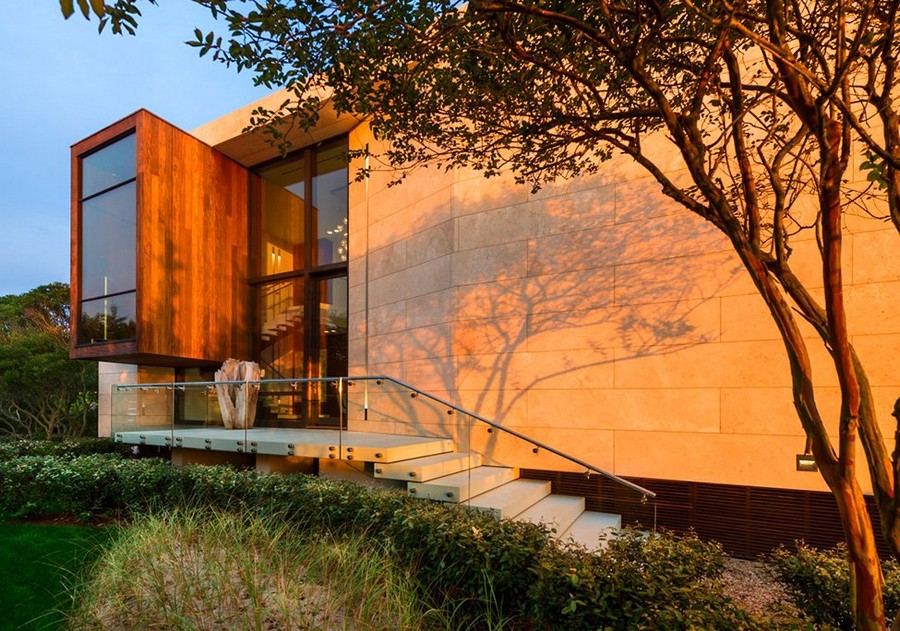 Imposing Oceanfront Home With Broad Views in Sagaponack