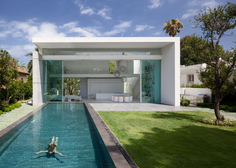 Original Modern Home Conveniently Built Between Two Yards in Israel