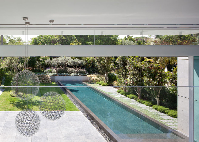 Original Modern Home Conveniently Built Between Two Yards in Israel
