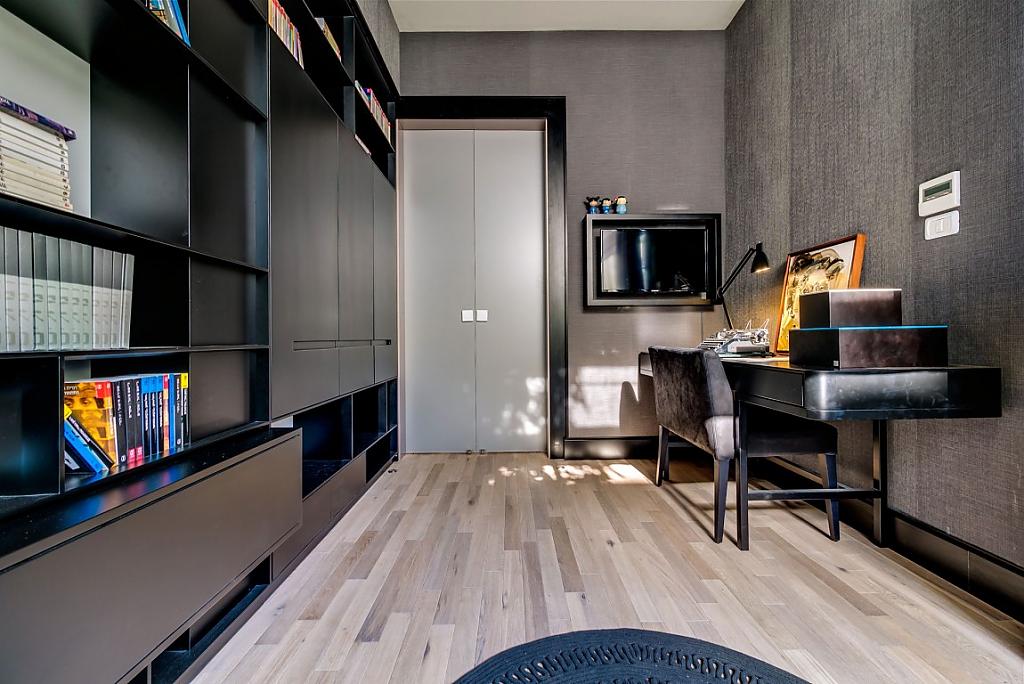 Playful Compact Apartment In Tel Aviv