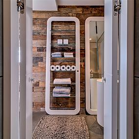 Playful Compact Apartment In Tel Aviv