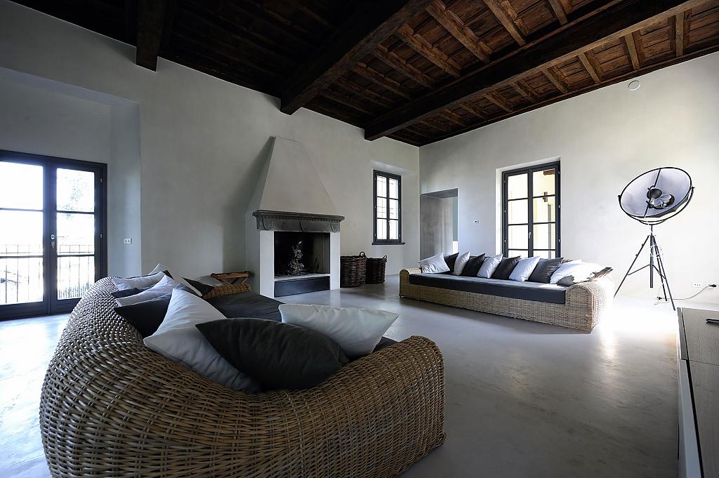 Renovation in Montonate by Benedini & Partners