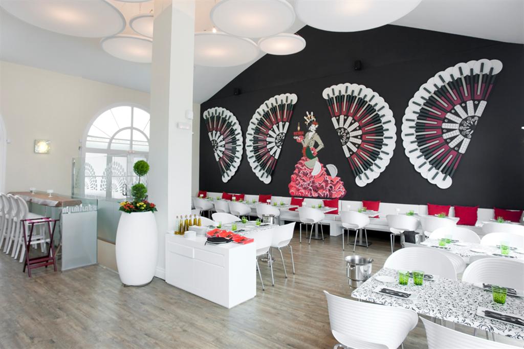 Restaurant  Mil Milagros Mural