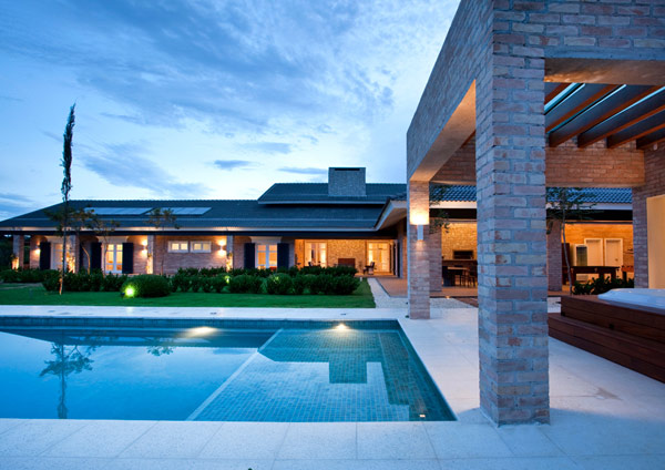 rustic-and-luxurious-villa-01
