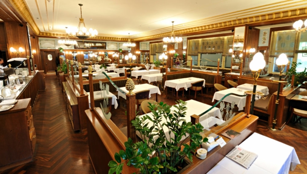 Bern  Schweizerhof Hotel displays fabulous interiors