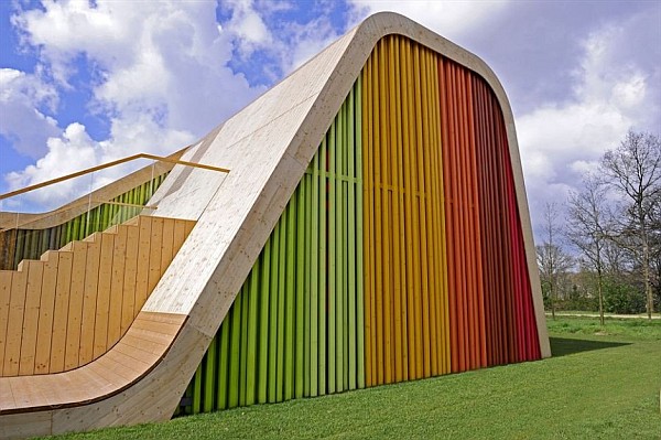 Spanish Pavilion Design Resembles a Ski Ramp