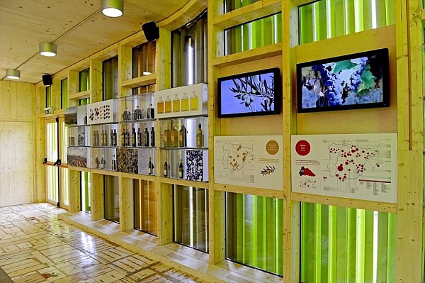 Spanish Pavilion Design Resembles a Ski Ramp