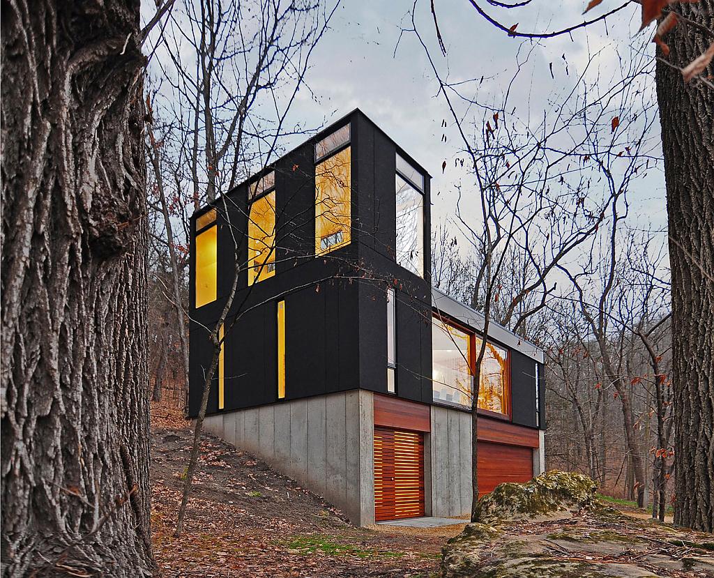 Stacked Cabin by Johnsen Schmaling