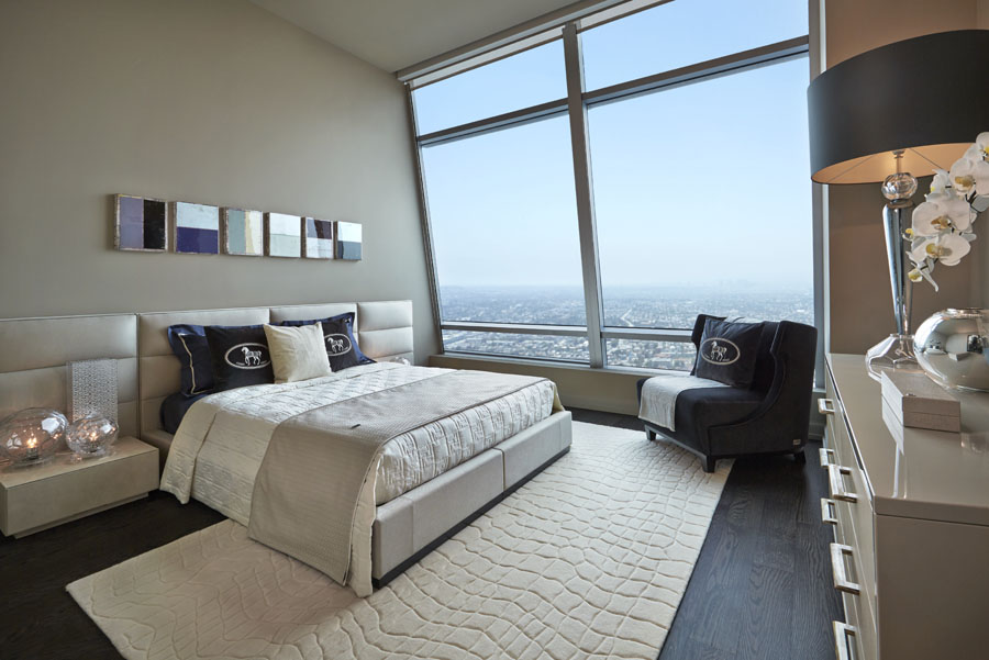Striking Penthouse on the 50th Floor