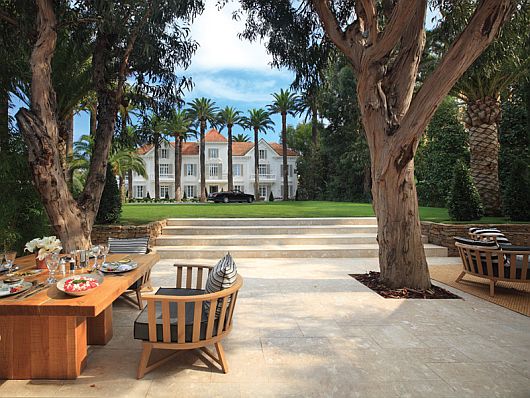 stunning-chateau-st-tropez-05