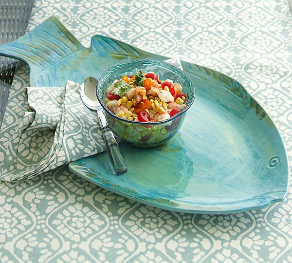 Festive Table Decor for Outdoor Entertaining