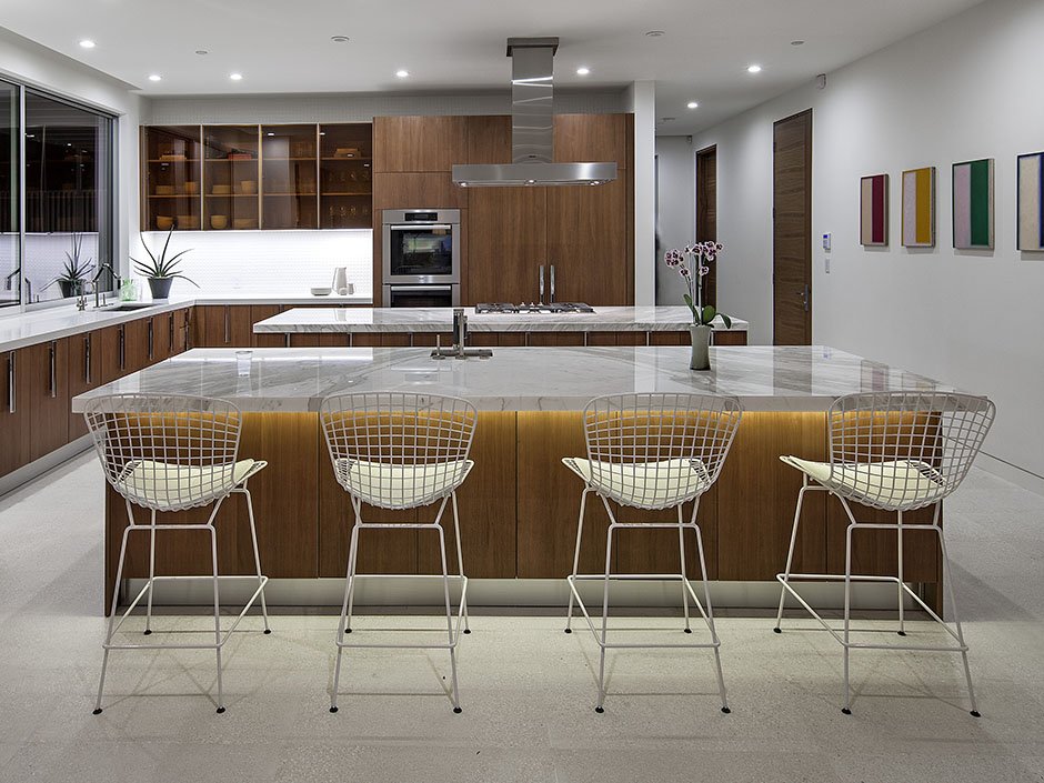 The 1232 Sunset Plaza in California