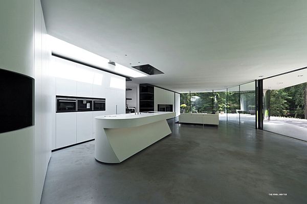 Villa Veth is a Blend of Modern and Classical Architecture