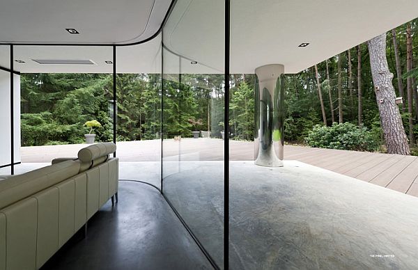 Villa Veth is a Blend of Modern and Classical Architecture