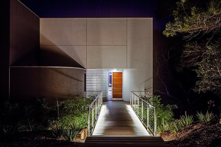 Volumetric House in California