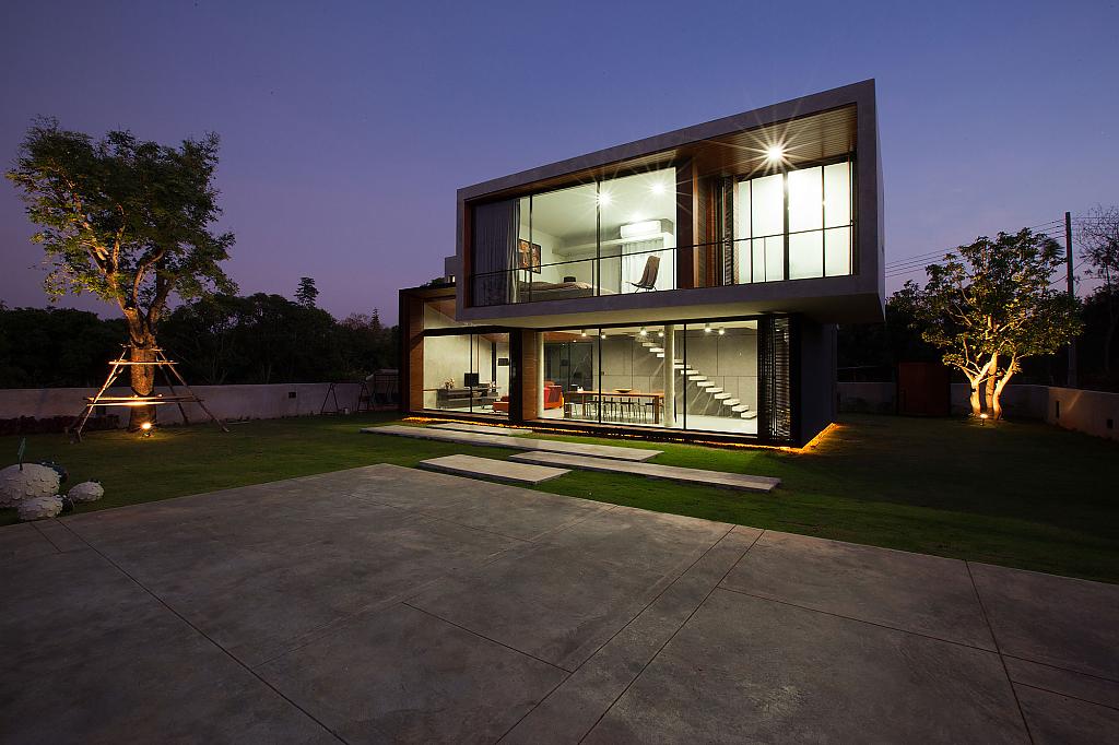 W House by IDIN Architects