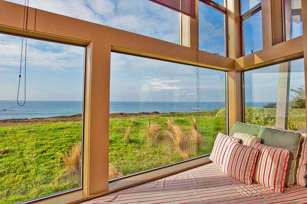 Cozy Window Seats and Bay Windows