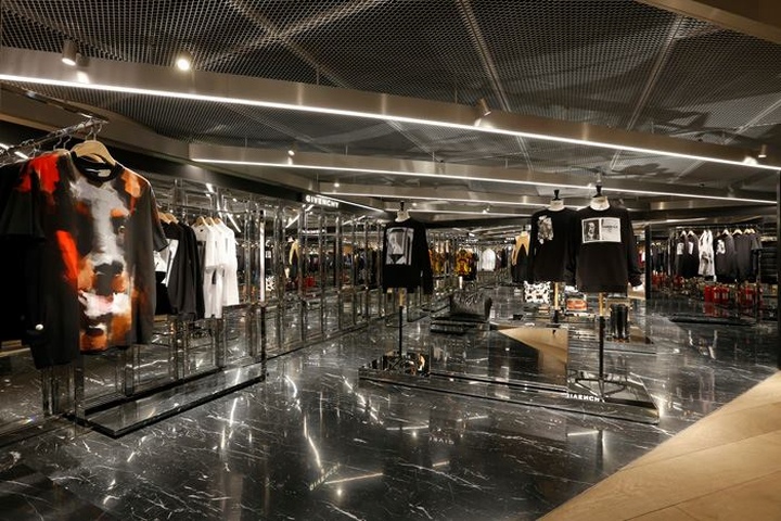 i-t-25th-anniversary-store-at-parkview-green-beijing-china-06