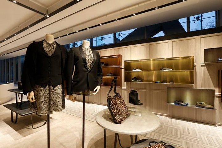 i-t-25th-anniversary-store-at-parkview-green-beijing-china-17