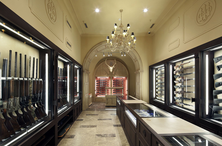 kolchugas-weapons-salon-by-archpoint-moscow-russia-03