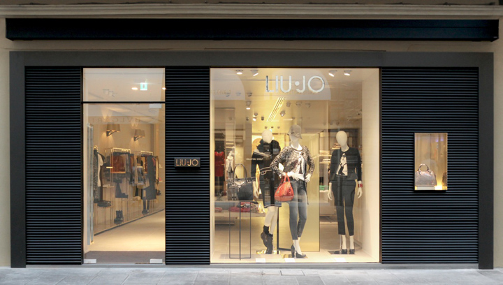 liu-jo-collection-flagship-store-by-christopher-g-ward-padova-italy-09