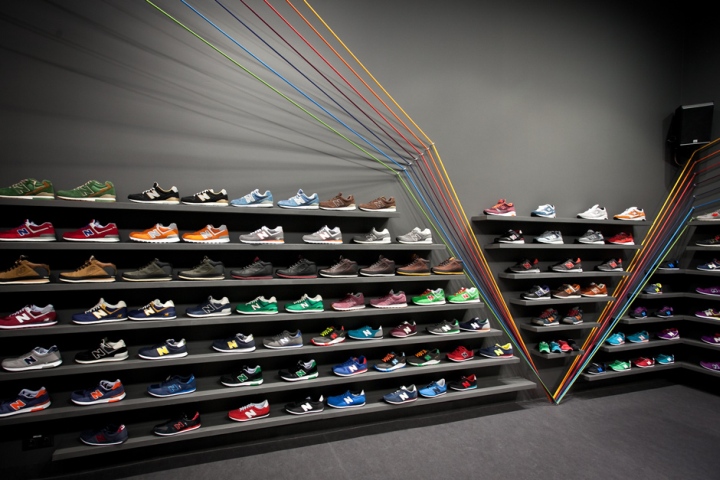 run-colors-store-by-mode-lina-poznan-poland-04