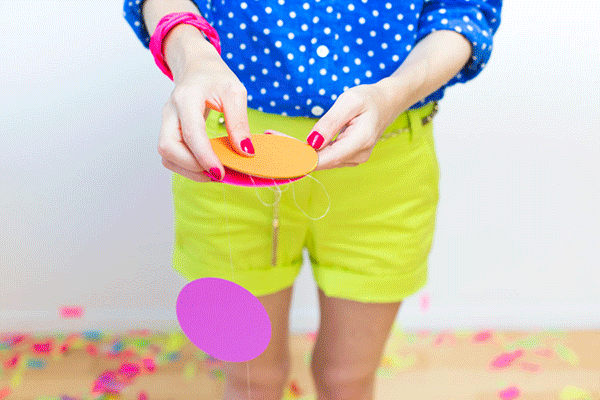 floating-confetti-photobooth-in-a-box-12