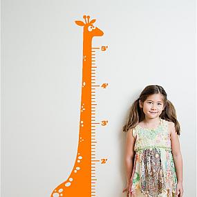 growth-chart-giraffe-via-etsy