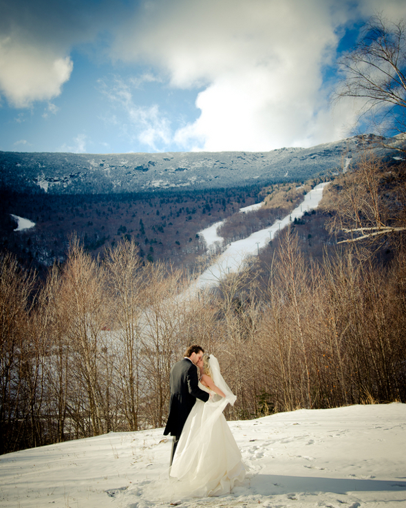 twin-sisters-winter-wedding-17