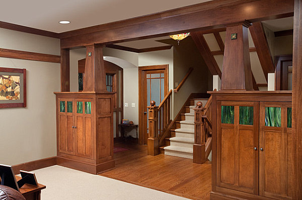 wooden-detailing-in-the-interior-of-a-craftsman-home