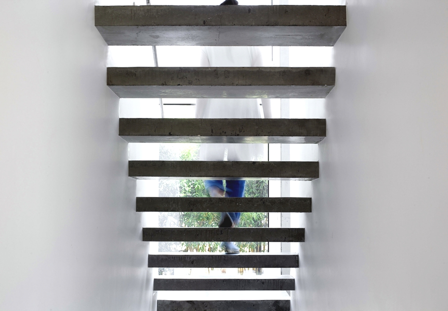 modern-minimalist-even-yehuda-house-israel-10