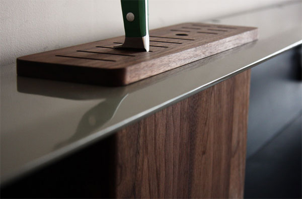 backsplash-shelf-with-integrated-knife-block-from-viola-park-03