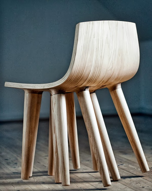 chair-sepii-01