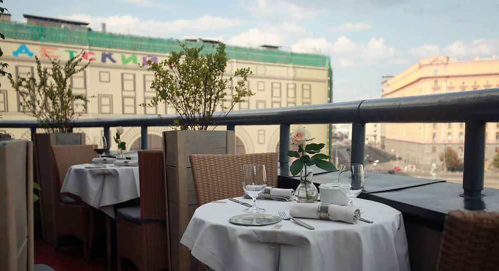 dissident-restaurant-02
