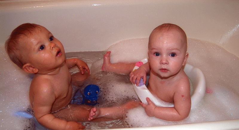 Вот так купаются наши сыночки