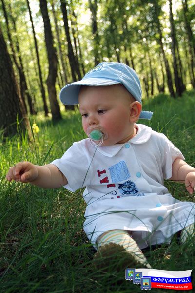 Я в травке сижу и на травушку гляжу