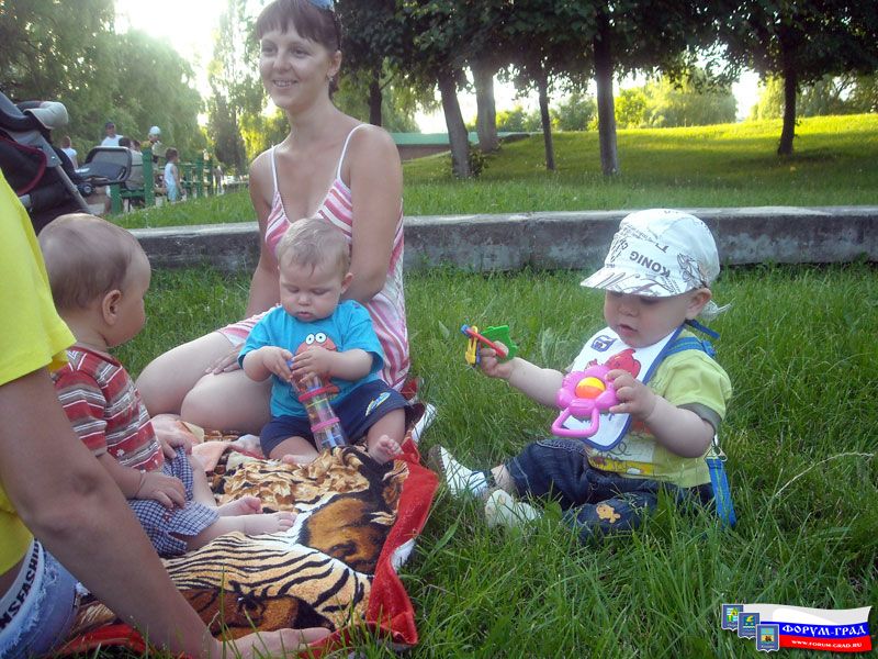 Общение и знакомство с малышами