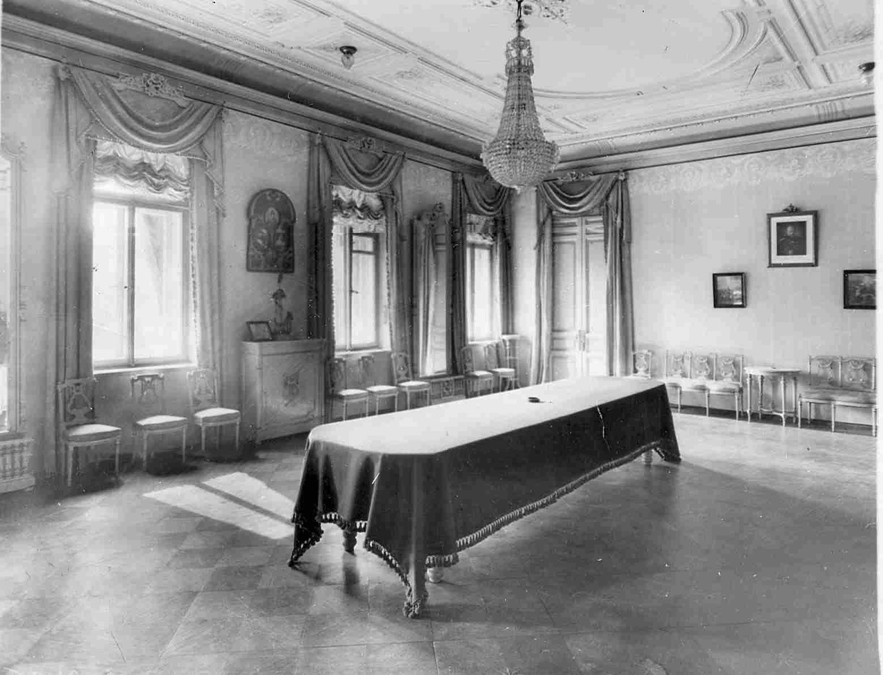 interyer-dorevolyutsionoy-kvartiry-v-peterburge-28