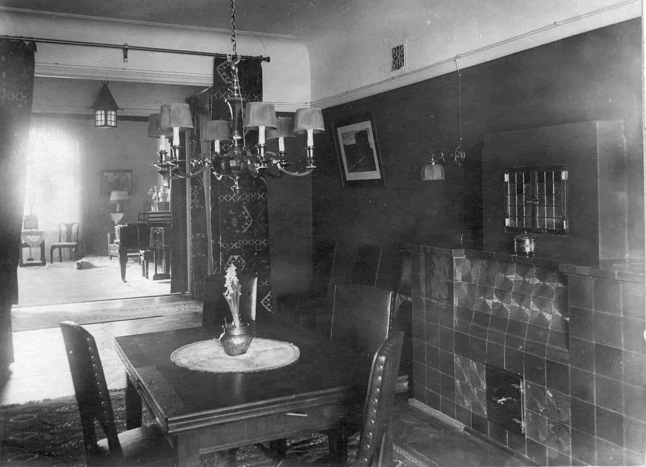 interyer-dorevolyutsionoy-kvartiry-v-peterburge-29