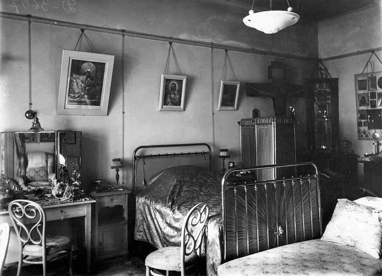 interyer-dorevolyutsionoy-kvartiry-v-peterburge-41